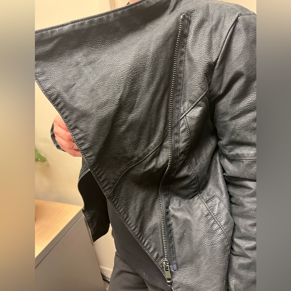 Black Jacket Women's - Picture 3 of 12